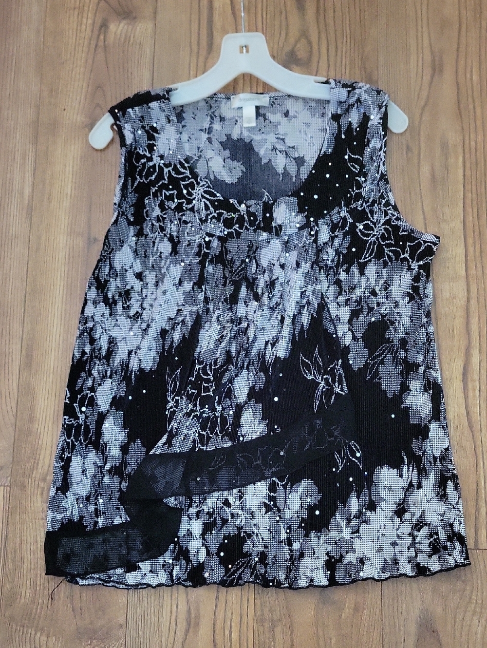 dressbarn Black and White Floral Sleeveless Camisole